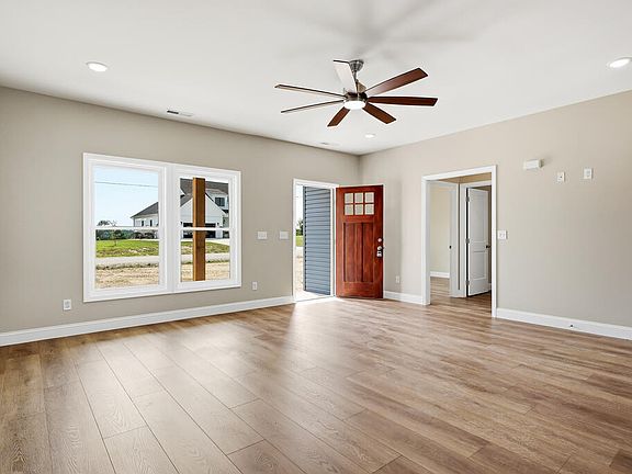 3rd image of 1791 Creekside Ln