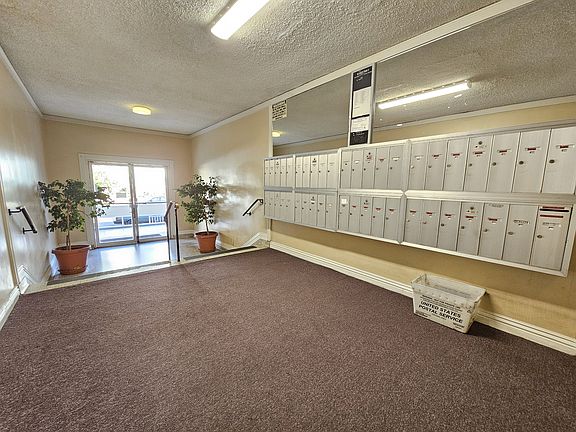 4th image of 533 S Harvard Blvd APT 106