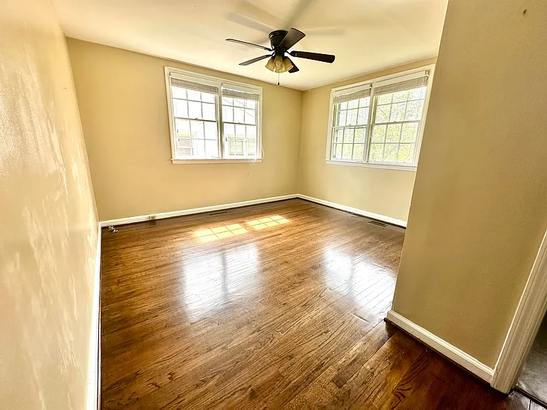 217 E Vineland Rd — Photo 10