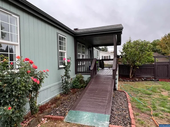 1282 3rd St Unit 64, Lafayette, OR 97127