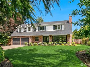 2534 Medina Cir, Medina, WA