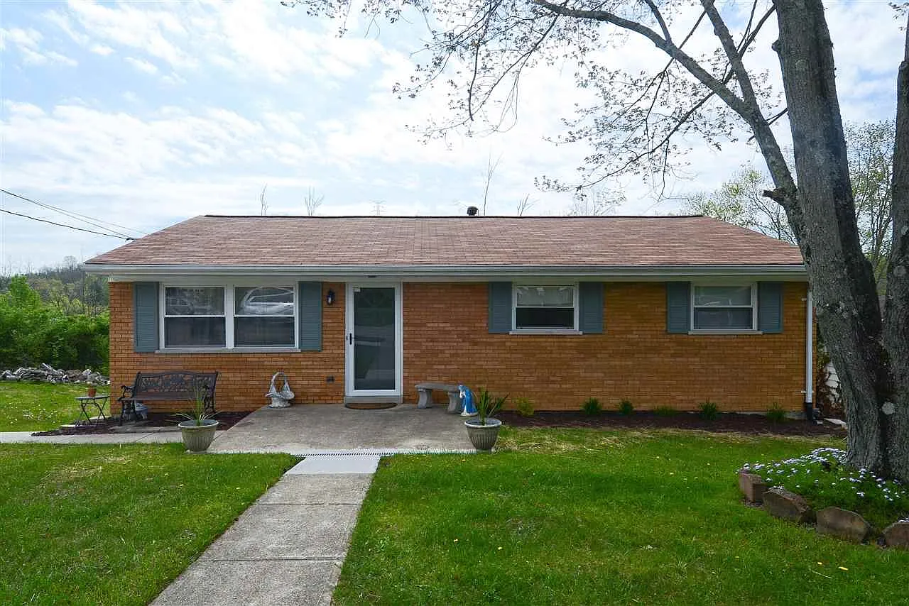 10 Hillside Dr photo 1
