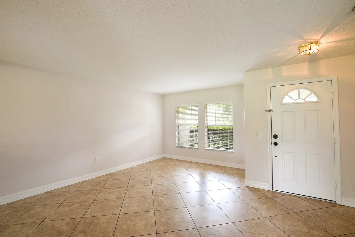 Building Photo - 12814 Oulton Cir