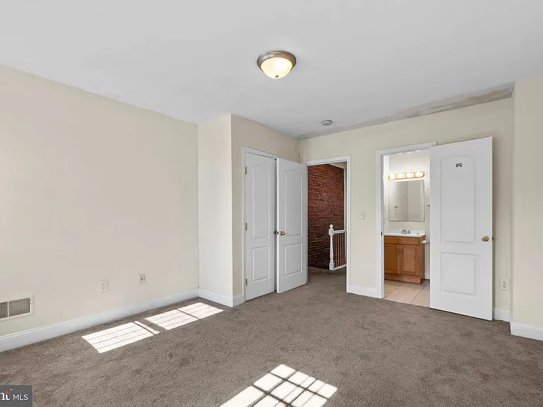 514 N Milton Ave — Photo 21