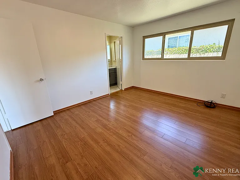 2504 Tipperary Ave — Photo 23