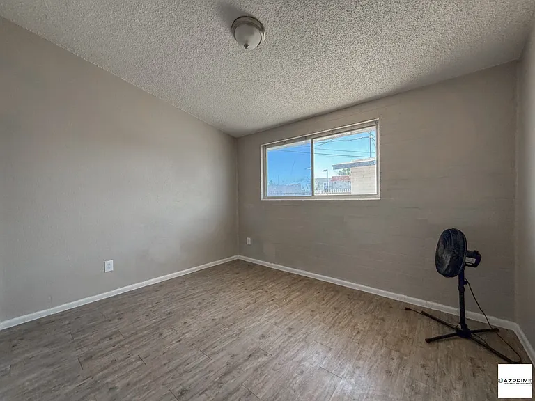 2139 W Devonshire Ave #3 — Photo 12
