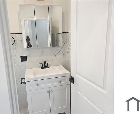 5th image of 6915 S Peoria St #1B