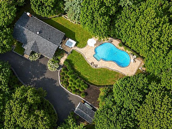 4th image of 79 Oakside Road