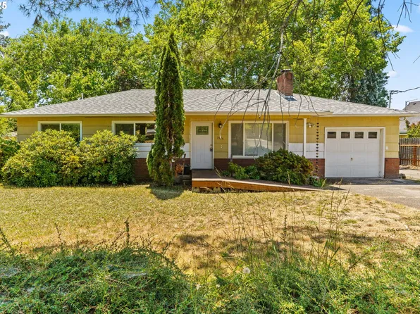 1595 NW Beaumont Ave, Roseburg, OR 97471
