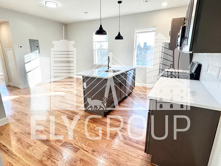 151 Crescent St #1 — Photo 3