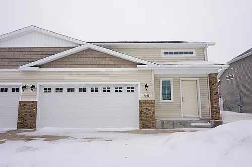 1023 29th Ave W Photo 1