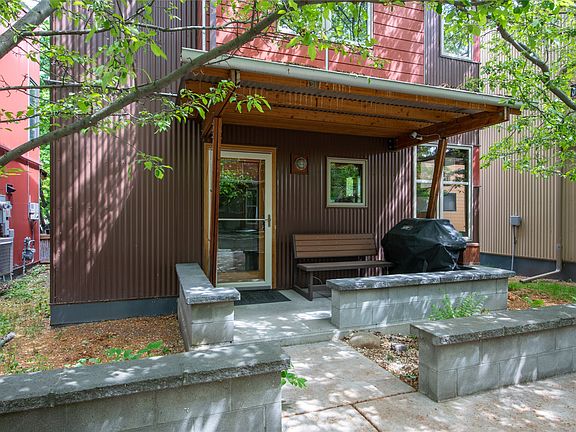 2nd image of 1405 Phillips St