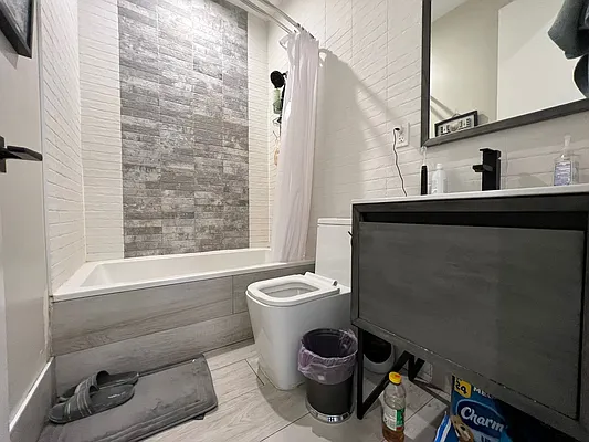 Rented by Pear NYC LLC | media 54