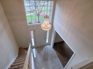 1262 Grosvenor Ct, Rochester Hills, MI 48307