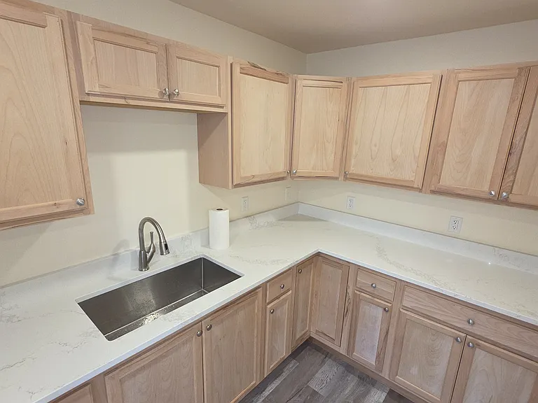 730 Myrtine St — Photo 9
