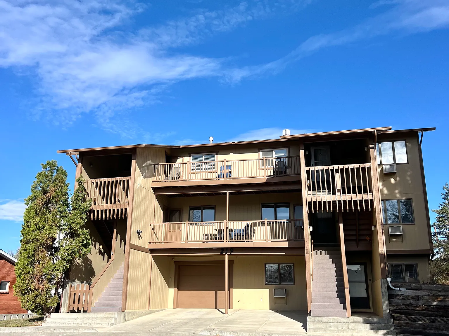 2 bed, 900 sqft, $2,349 — Photo 2