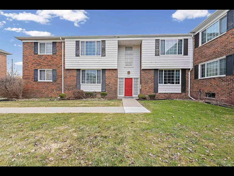 25344 Shiawassee Cir #210 — Photo 7