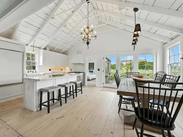 27 N Liberty St, Nantucket, MA 02554