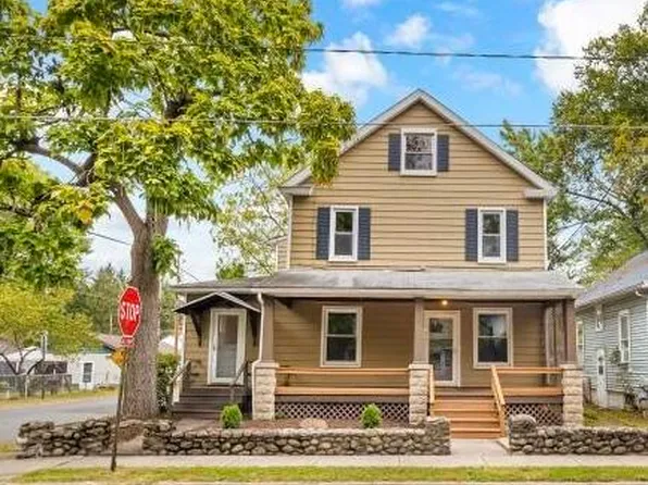 122 W Broad St, East Stroudsburg, PA 18301
