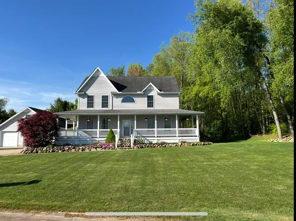 2046 W Coachlight Dr, Jackson, MI 49201