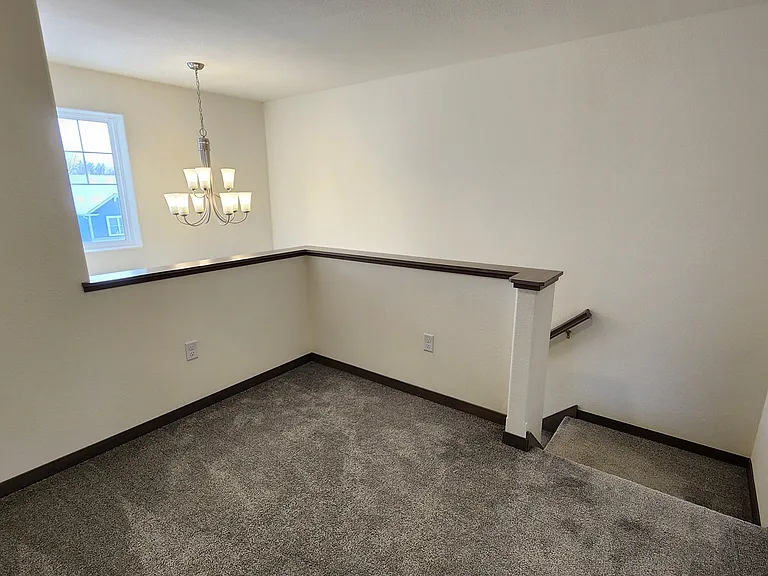 Jefferson 3 Bedroom — Photo 12