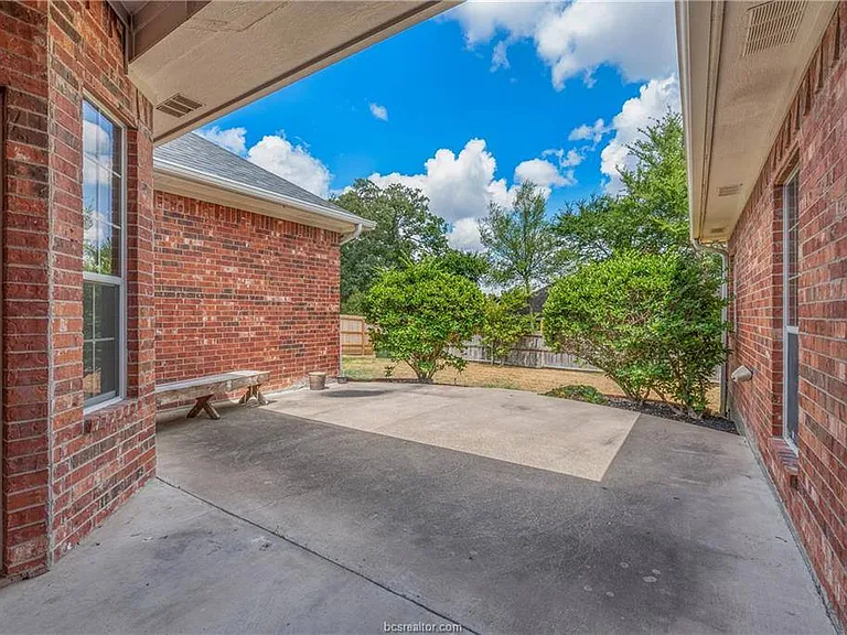 305 Stoney Hills Ct — Photo 26