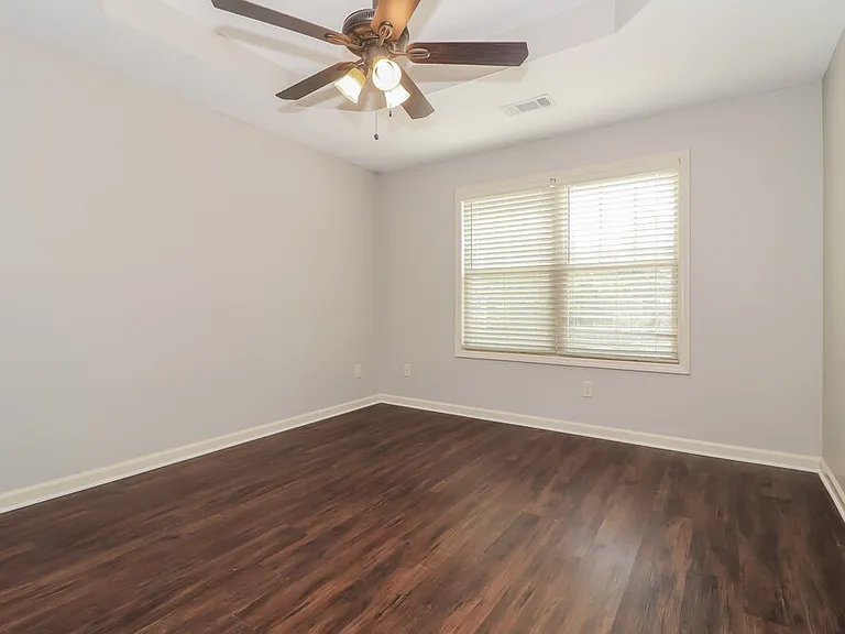223 Comet Ct — Photo 9