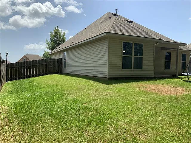 11112 Regency Ave — Photo 16