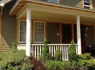 14 Market Pl #A, Guilford, CT 06437