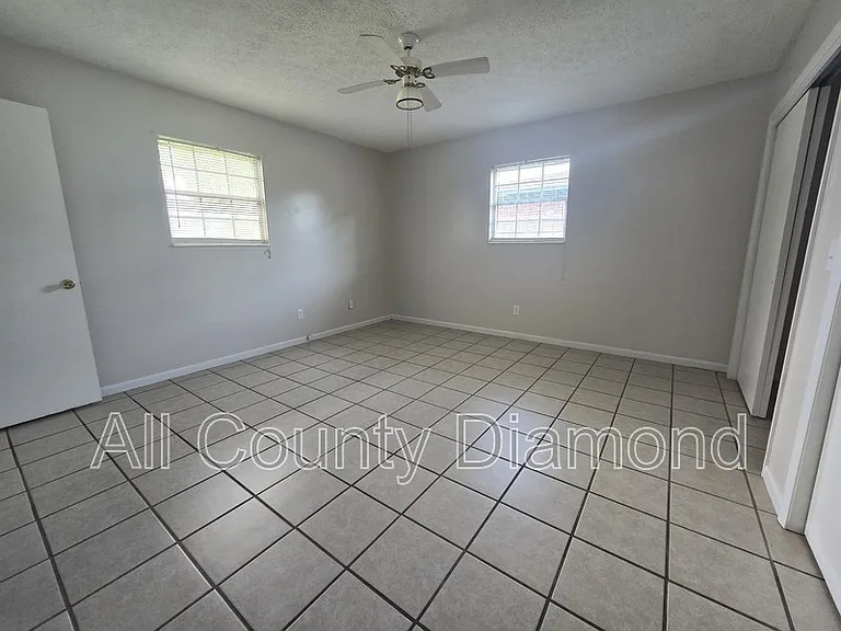 215 S Kimbrel Ave — Photo 11