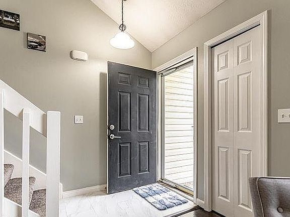 2nd image of 4002 Mimosa View Dr