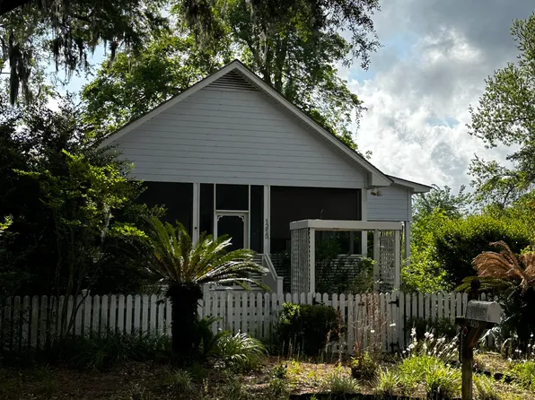 1215 Rodgers St, Beaufort, SC 29902