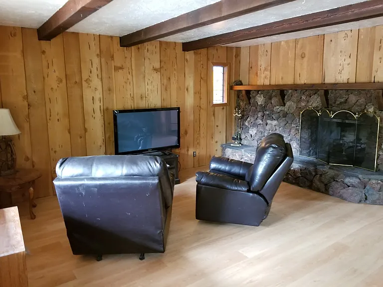 1008 Sierra Ave — Photo 2