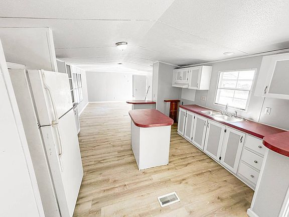 2nd image of 4620 Chanson Ln