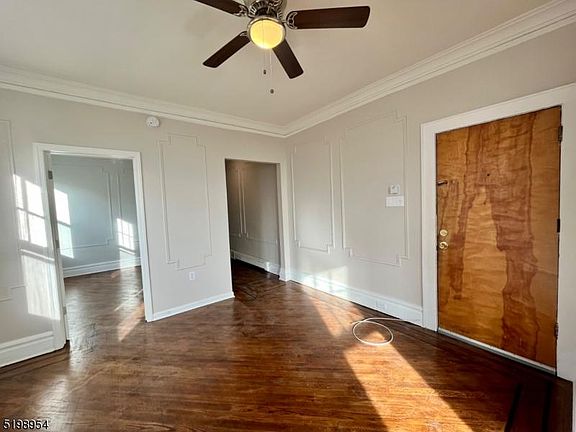 3rd image of 151 Watchung Ave APT 2