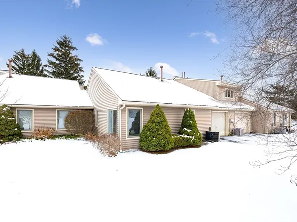 3153 E Cedarbush Dr, Canandaigua, NY 14424