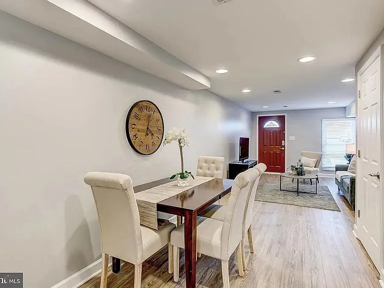 2604 Hudson St — Photo 34