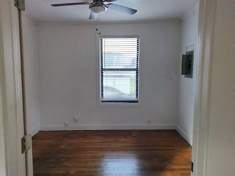 121 E Jordan St — Photo 6
