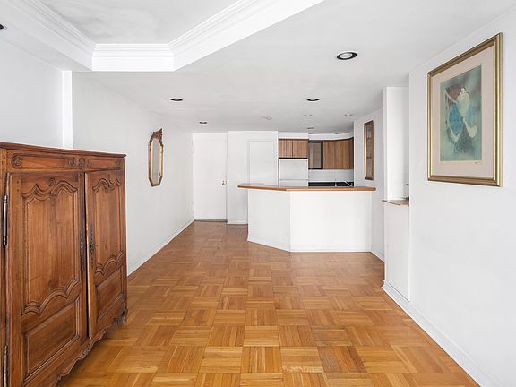 3rd image of 345 W 58th St APT 15D