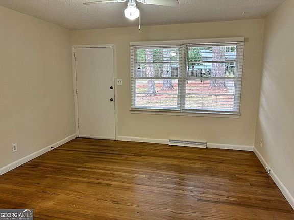 5th image of 595 Lyle Dr SE