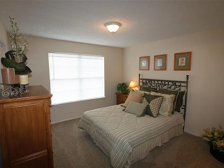 The Ethans Apartments — Photo 40