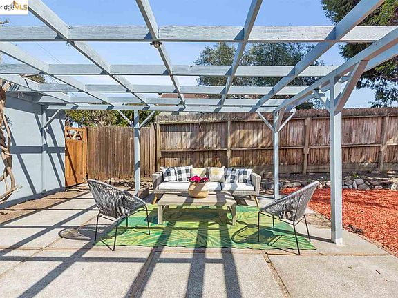 2nd image of 2670 Mira Vista Dr