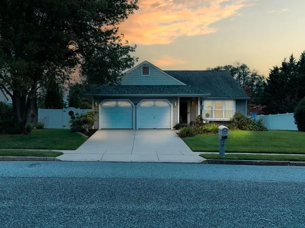 17 Oakton Dr, Mantua, NJ 08051