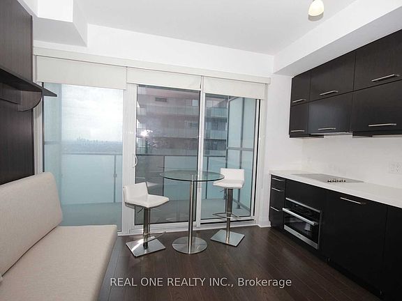 4th image of 1080 Bay St #3307