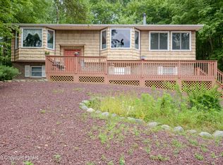 128 Charles Court Rd, Brodheadsville, PA 18322