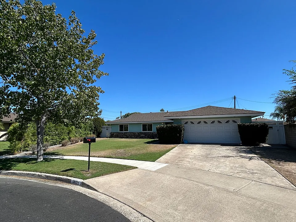18172 Saint Moritz Cir