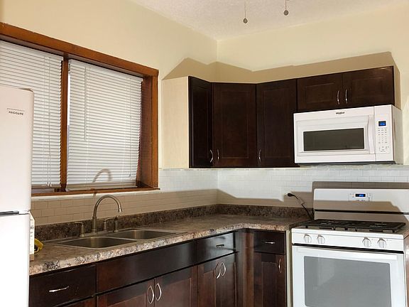 4th image of 1520 N Leclaire Ave #1