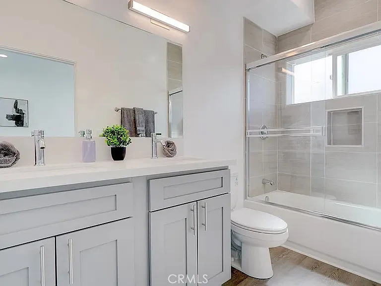 1877 W 20th St #1885-1/2 — Photo 16