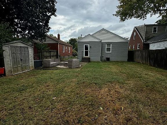 2nd image of 3029 Louisa Ave