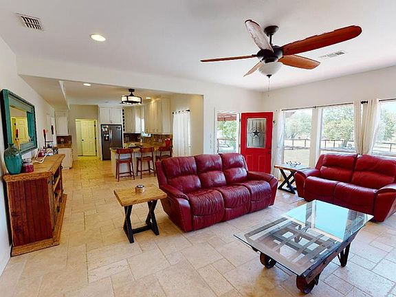 4th image of 105 W Glen Lakes Ct
